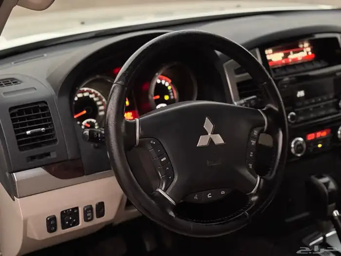 ميتسوبيشي باجيرو GLS 2022 35