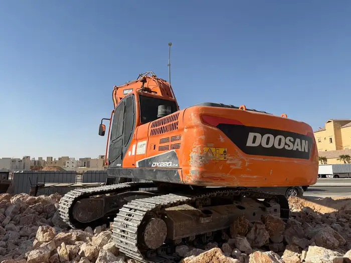 بوكلين دوسان 2022 مقاس 220 وارد وكيل سعودي ديزل 6