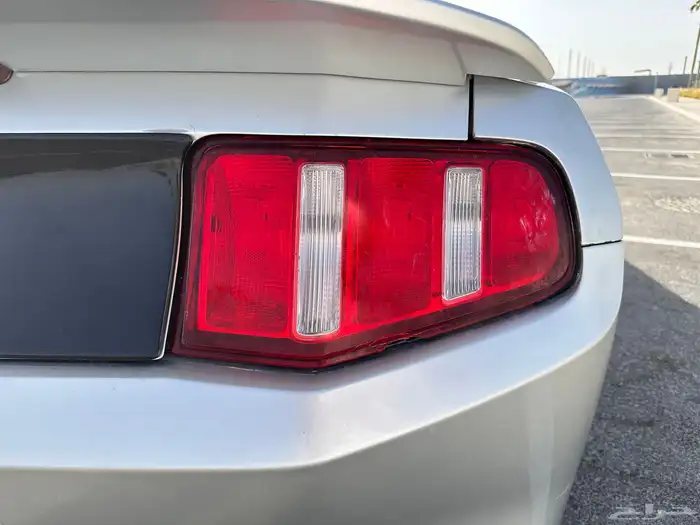 للبيع فقط ford mustang v6 2010 6