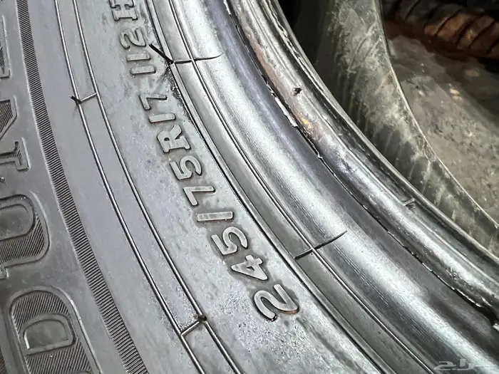 كفرات دنلوب مقاس 245 75 17 تاريخ 23 كفرات شبه الجديد 41