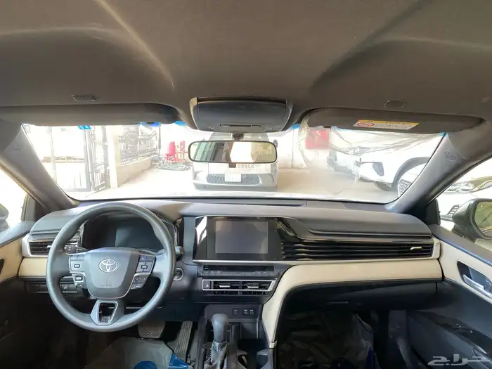 تويوتا كامرى E موديل 2025 ممشى 37 ألف كيلو متر 11