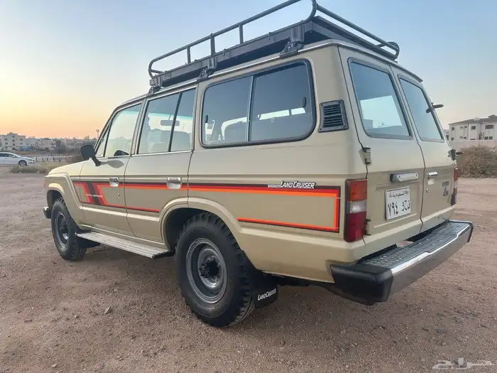 لاندكروزر صالون 1984 مخزن (للمشاهدة والمتعة فقط) 6
