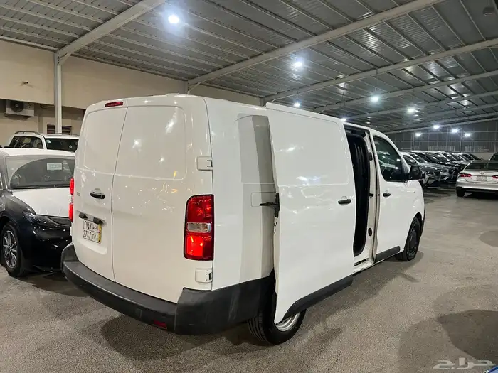 بيجو اكسبيرت 2019 ديزل اوتماتيك عداد 90 الف 9