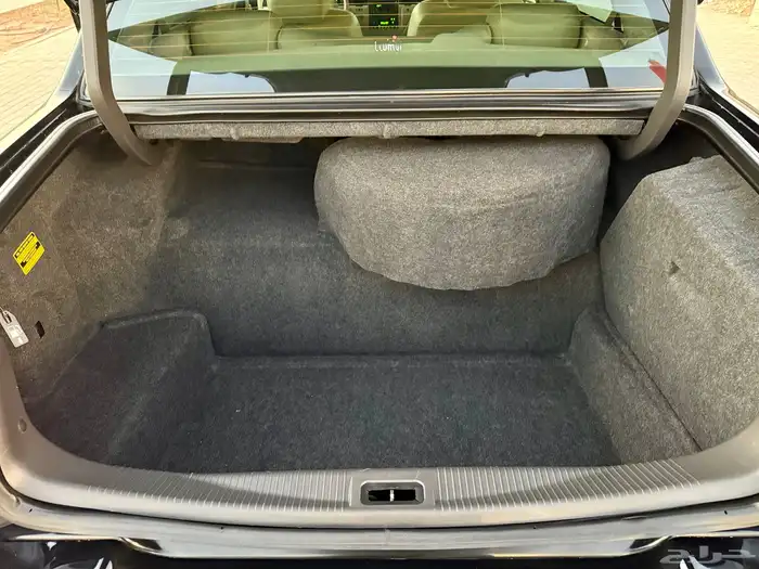 لينكون تاون كار لارج L ( مخزن 95الف ) سعودي 2011 بدي وكالة 64