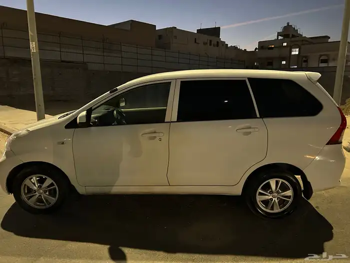 تويوتا أفانزا 5