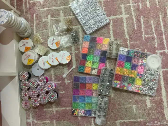 مجموعة أدوات الخرز والإكسسوارات (جديدة) بسعر قابل للتفاوض 0