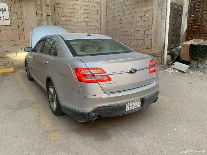 للبيع فورد موديل 2013 1