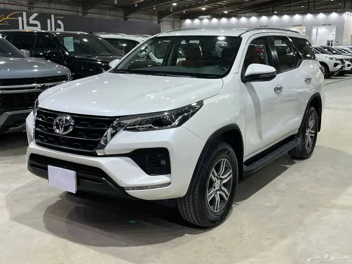 فورتشنر 2021 سعودي مخزن 6 سلندر دبل VX1 2