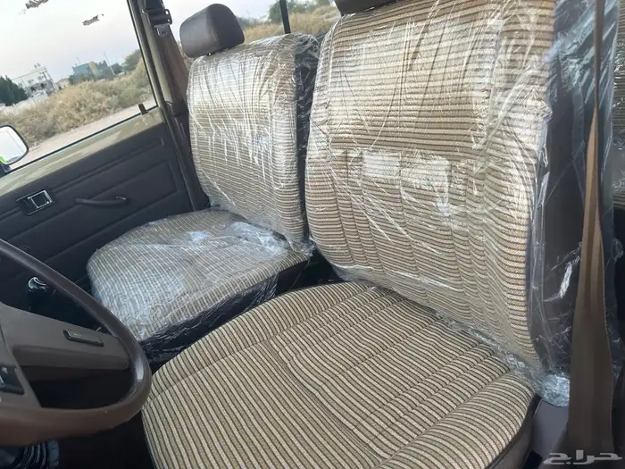 لاندكروزر صالون 1984 مخزن (للمشاهدة والمتعة فقط) 11