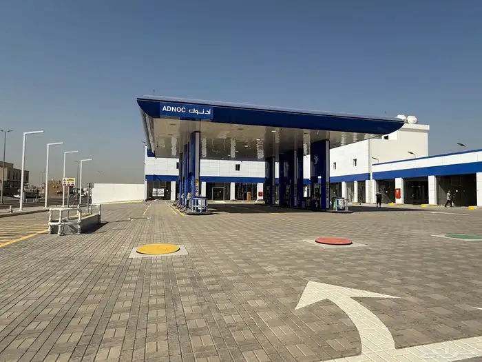 محطة بنزين بها محلات تجارية 6