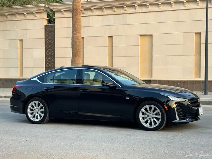 كاديلاك CT5 موديل 2024 ممشى 42 الف تحت الضمان والصيانة 24