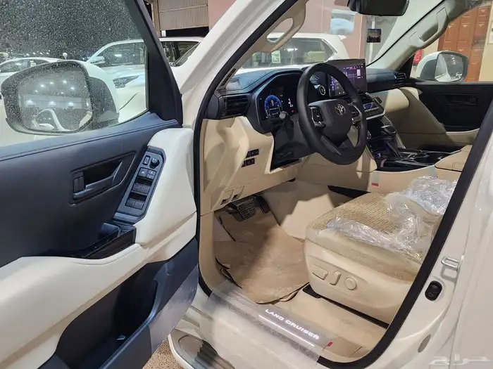 تيوتا لاند كروزر اصفار2025 10