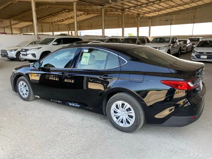 تويوتا كامرى E موديل 2025 ممشى 37 ألف كيلو متر 5