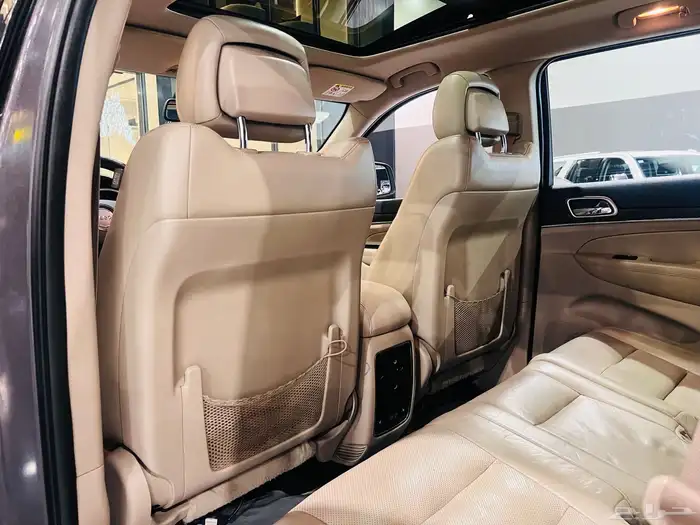 جراند شيروكي ليمتد 2015 8V (بحالة ممتازة ) 8