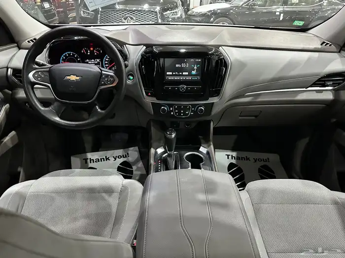 شيفورليه ترافيرس LS موديل 2018 نظيف 20