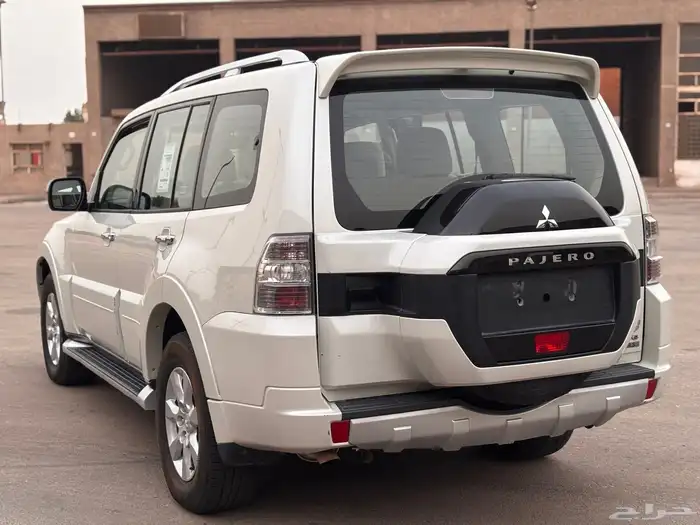 ميتسوبيشي باجيرو GLS 2022 43