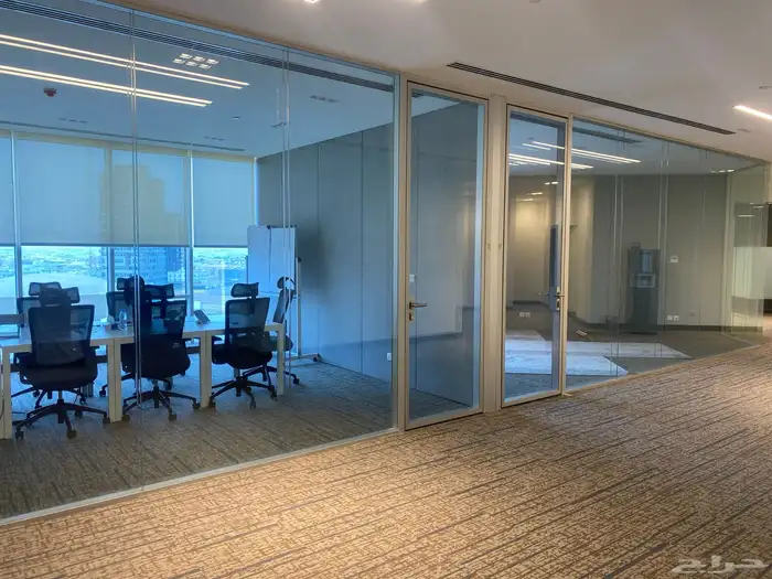 قواطع مكاتب زجاج مكاتب 5