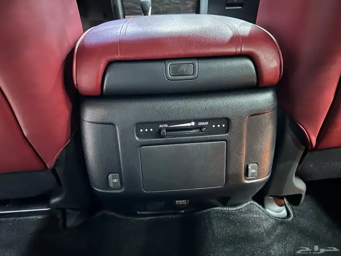 نيسان باترول بلاتينيوم موديل 2023 فل كامل نظيف جدآ 24