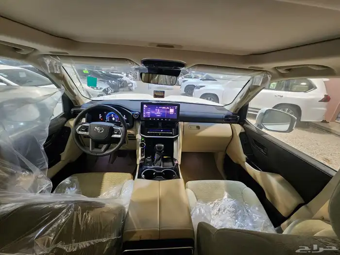 تيوتا لاند كروزر اصفار2025 14