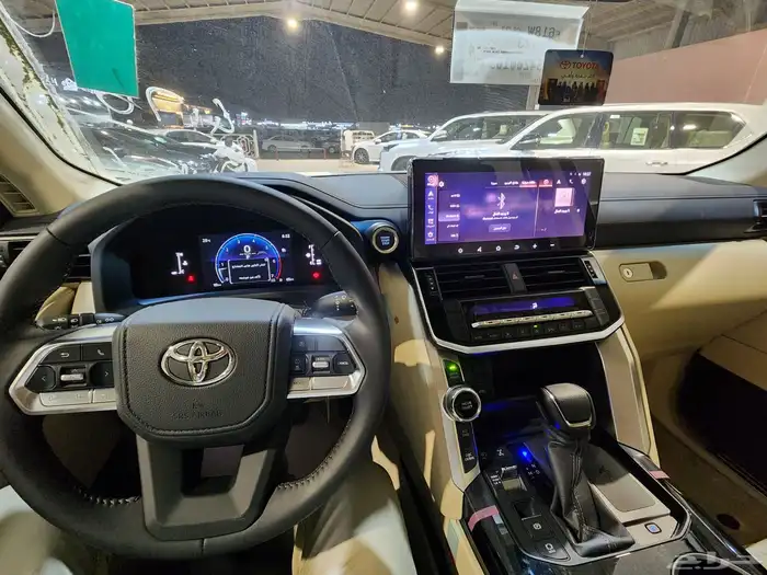 تيوتا لاند كروزر اصفار2025 12