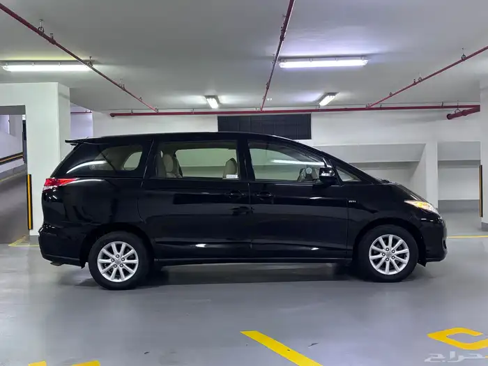 للبيع تويوتا بريفيا 2013 نظيف ممشى 130 5