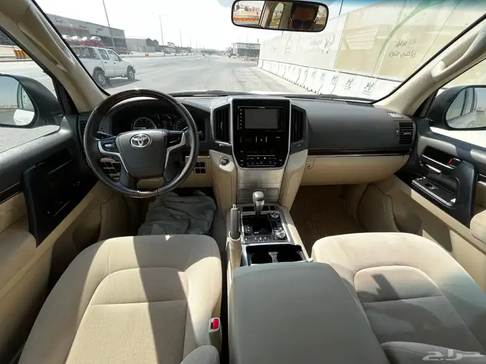 تويوتا جى اكس ار رقم 1 بنزين موديل 2021 12