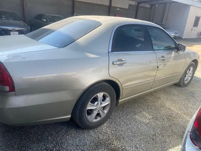 مستبيشي سته سلندر 0