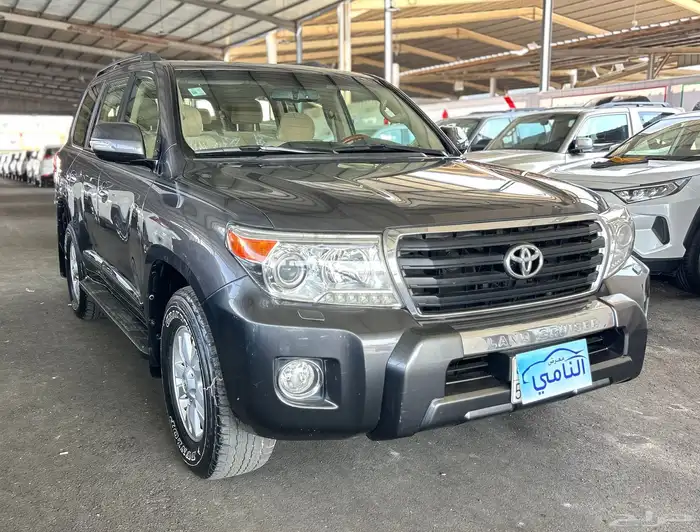 تويوتا  لاندكروزر   2013 6 سلندر 3