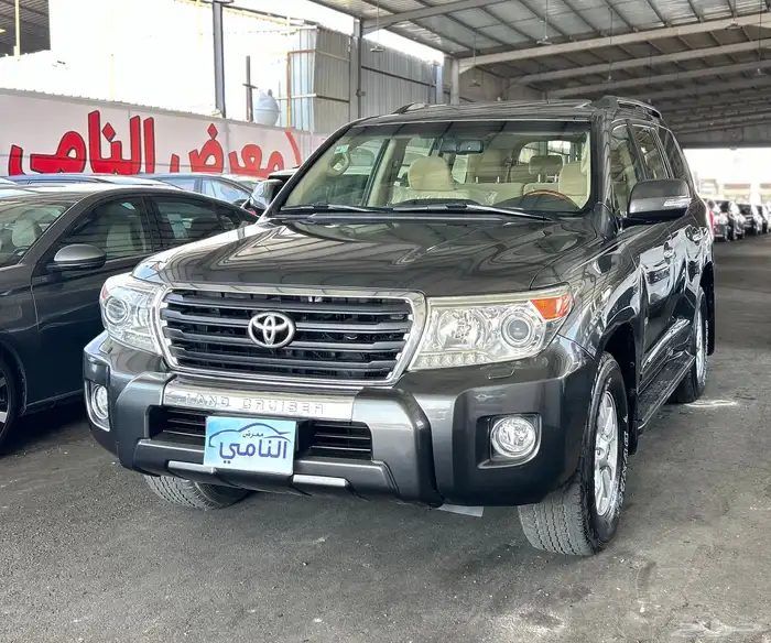 تويوتا  لاندكروزر   2013 6 سلندر 2