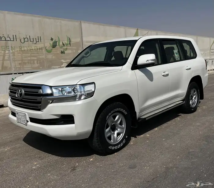 تويوتا جى اكس ار رقم 1 بنزين موديل 2021 1