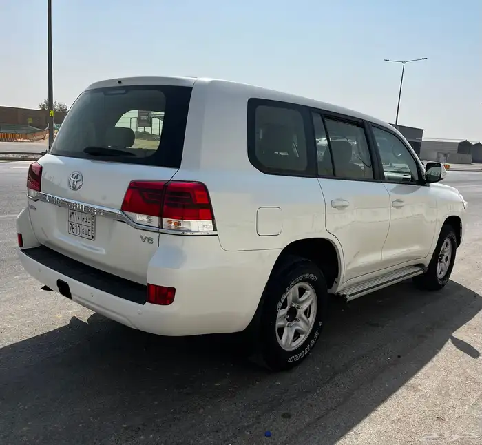 تويوتا جى اكس ار رقم 1 بنزين موديل 2021 5