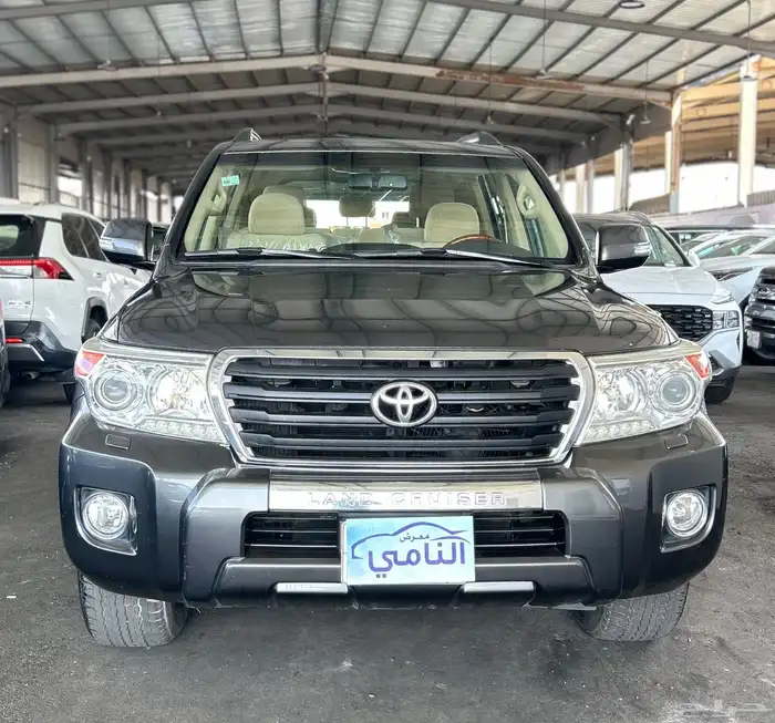 تويوتا  لاندكروزر   2013 6 سلندر 0