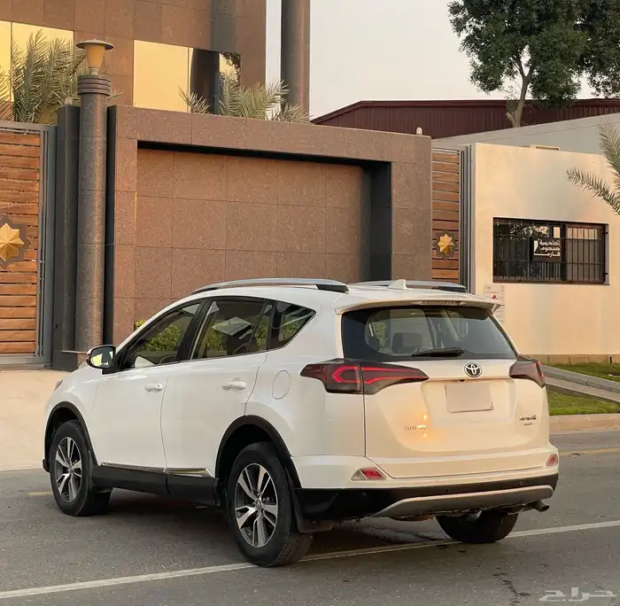 تويوتا - راف فور - 2017 - سعودي - فل كامل 3