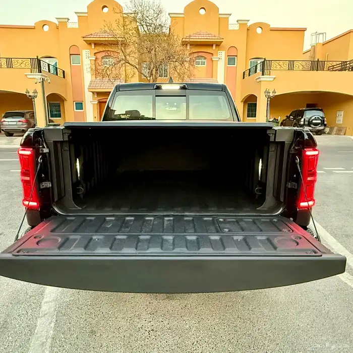 دودج رام تنجستين شبه جديد 2025 ضمان وصيانه وكاله 8