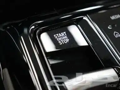 بي إم دبليو الفئة الخامسة (G60) 520i 8