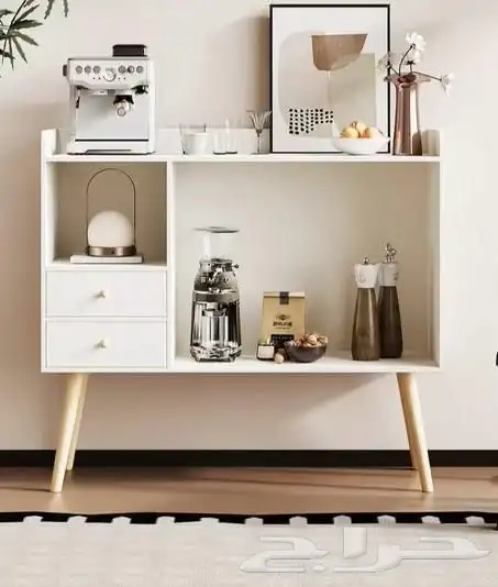 طاولة بيضاء 0