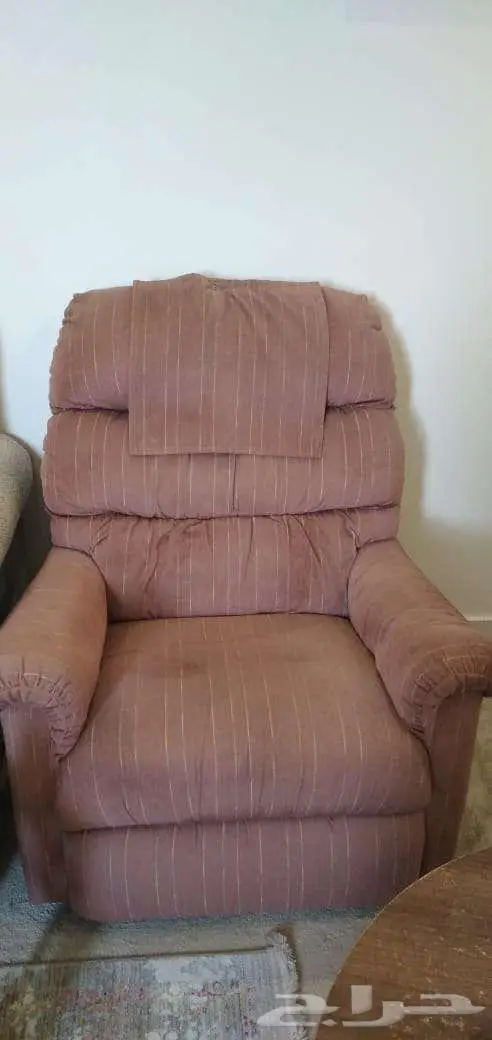 أثاث منزل مستعمل و ثلاثة مكيفات و فرن 8