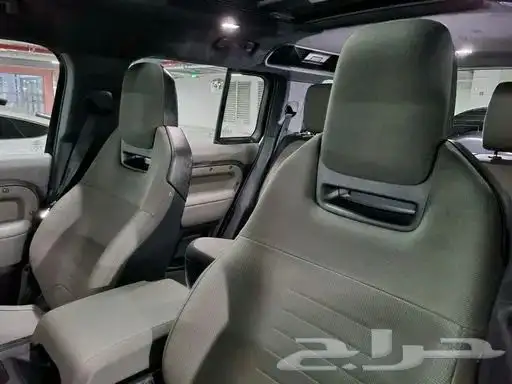 Land Rover defender 8