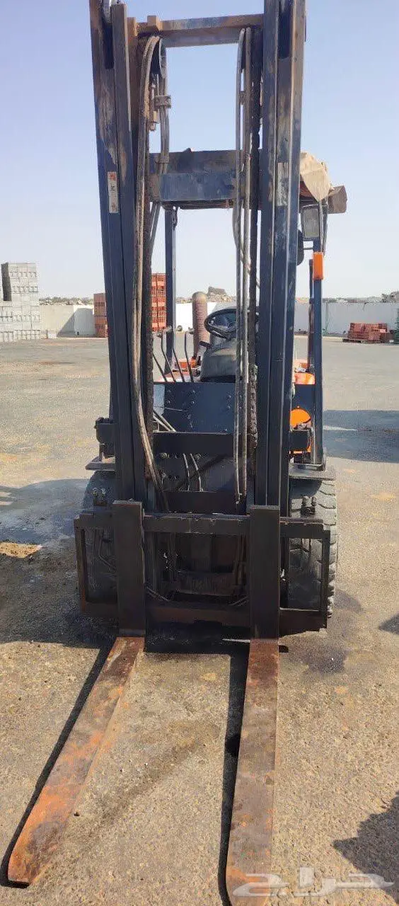 للبيع رافعه شوكية 3طن موديل 2014 1