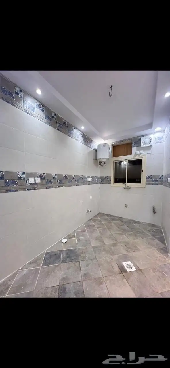 بدروم للايجار في حمراء الاسد 4