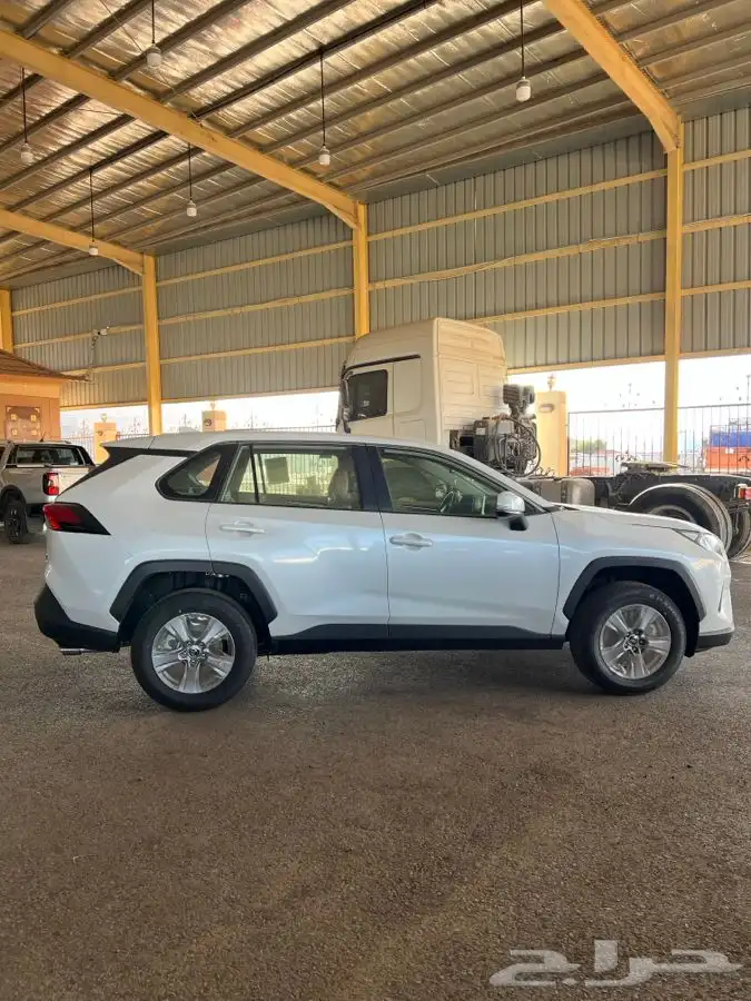 تويوتا راف فور 2025 بنزين LE دبل السعر 102 4