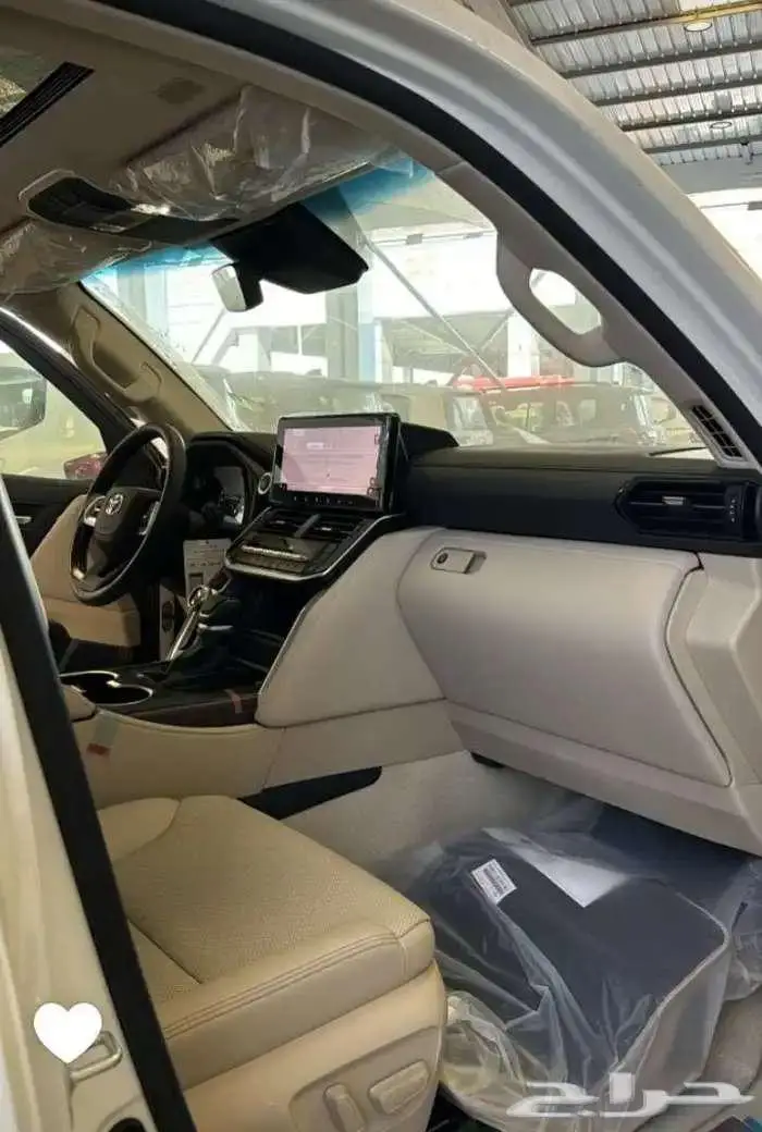 تويوتا لاند كروزر GXR فل كامل تنفس طبيعي بريمي 2025 4