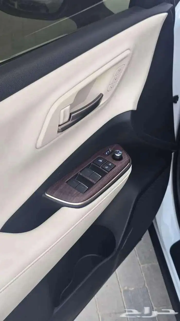 تويوتا كراون فل كامل موديل 2025 4