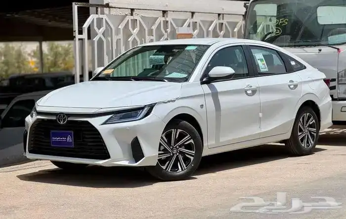 تويوتا يارس Y  نص فل 2026 4