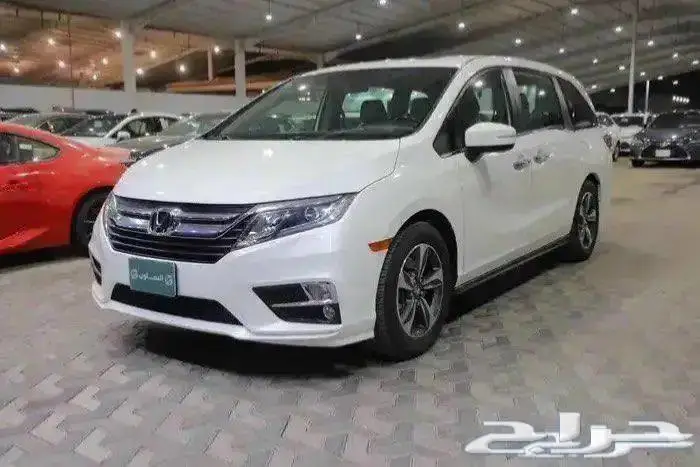 هوندا اوديسي فل كامل فتحة سقف جلد ستة سلندر موديل 2019 1