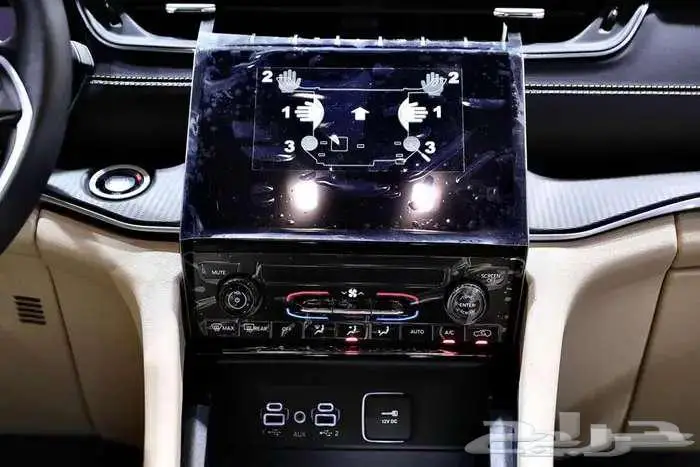 شيروكي لاريدو كل الالوان 2025 9