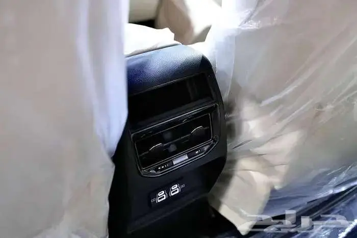 شيروكي لاريدو كل الالوان 2025 13