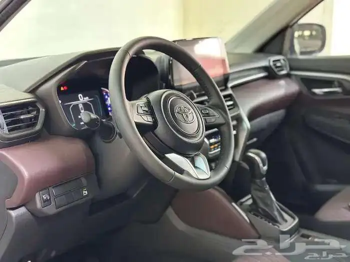 تويوتا اوربان كروزر استاندر 2026 7