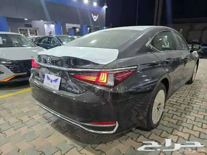 لكزس Es250. 2025. متاح كاش وتقسيط 4