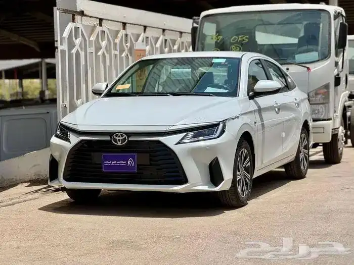 تويوتا يارس Y  نص فل 2026 3